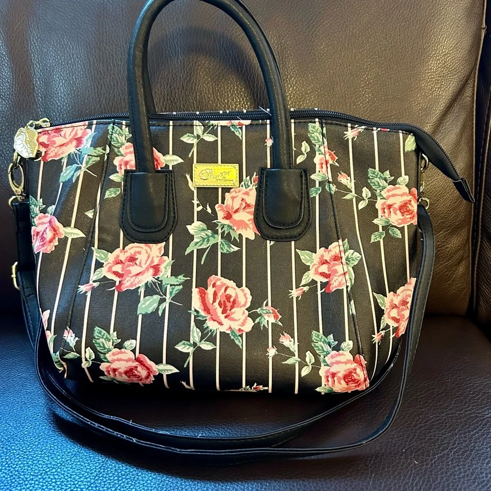 Betsey Johnson NWOT Luv Betsey purse. - Picture 1 of 10